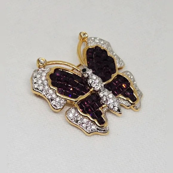 Purple Rhinestone Butterfly Brooch Gold Tone Crystal Statement Pin - Picture 1 of 10